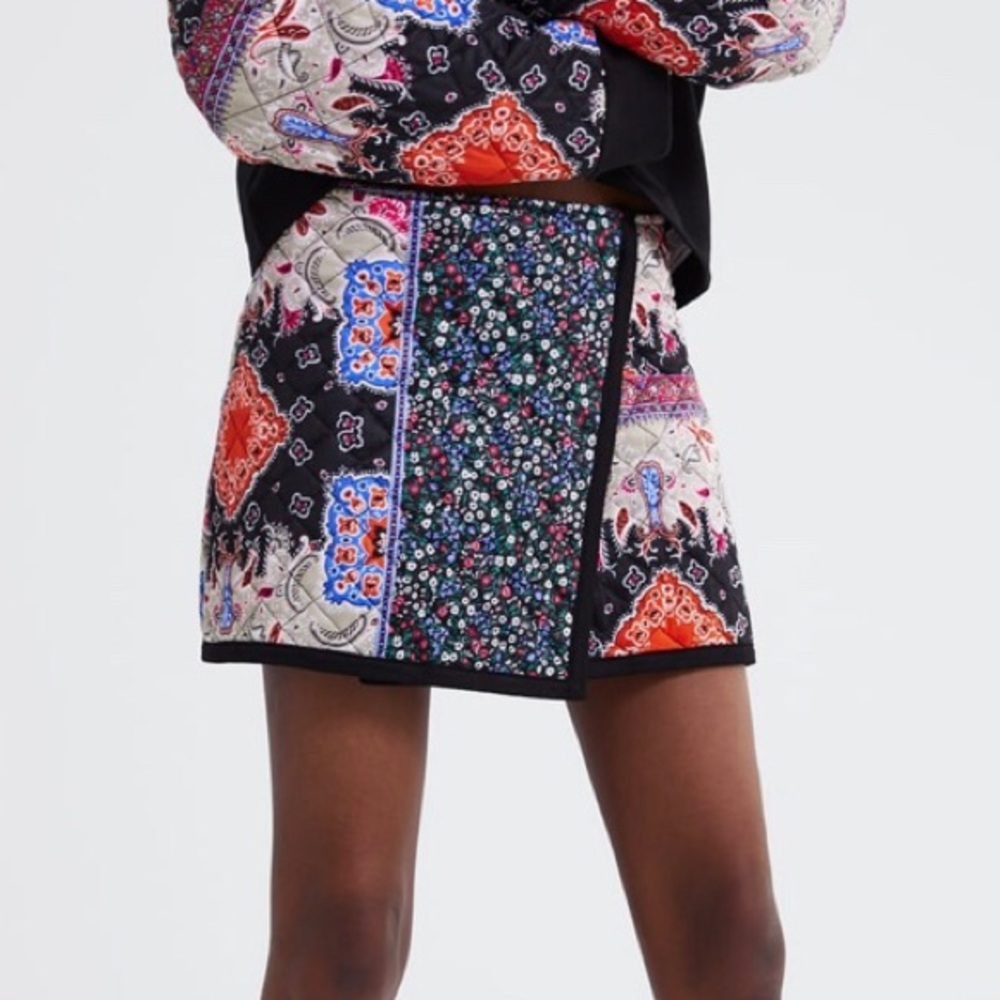 Zara scarf printed quilted mini skirt